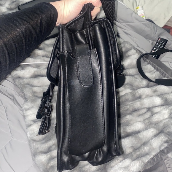 NWOT Soft black leather Shoulder Computer Briefcase Work / School Bag - Picture 16 of 16